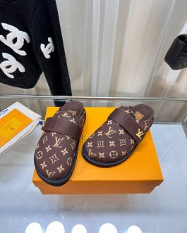 Louis Vuitton Buty, sandaly klapki, skora