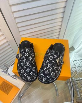 Louis Vuitton Buty, sandaly klapki, skora