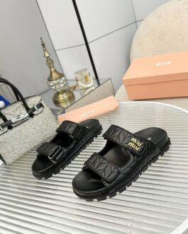 Miu Miu Shoes, Сандалии флэнк -блоки, счет