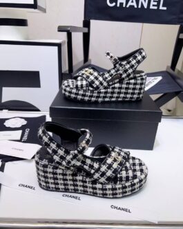 Chanel Buty, sandaly klapki, skora