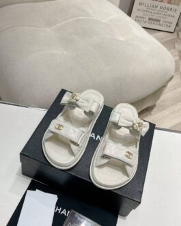 Chanel Buty, sandaly klapki, skora