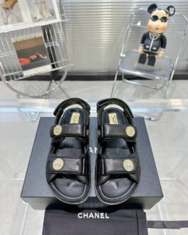 Chanel Buty, sandaly klapki, skora