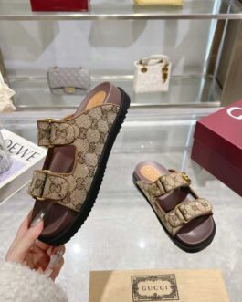 Gucci Buty, sandaly klapki, skora