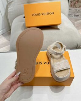 Louis Vuitton Buty, sandaly klapki, skora