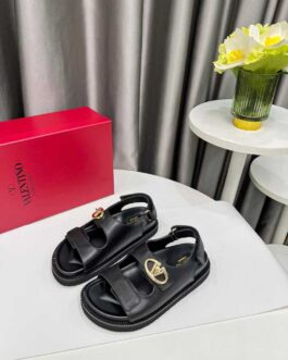 Valentino Buty, sandals flip -flops, score