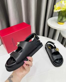 Valentino Buty, sandals flip -flops, score