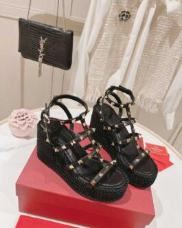 Valentino Buty, sandals flip -flops, score