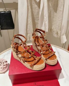 Valentino Buty, sandals flip -flops, score