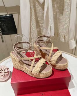 Valentino Buty, sandals flip -flops, score