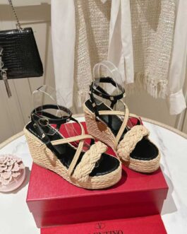 Valentino Buty, sandals flip -flops, score