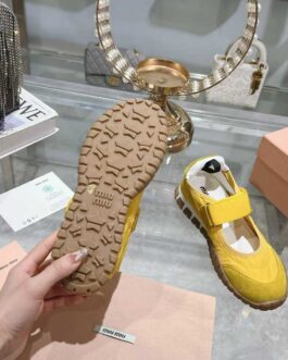 Miu Miu Shoes, Сандалии флэнк -блоки, счет