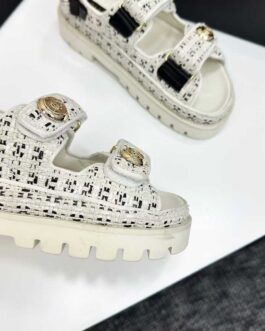 Chanel Buty, sandaly klapki, skora