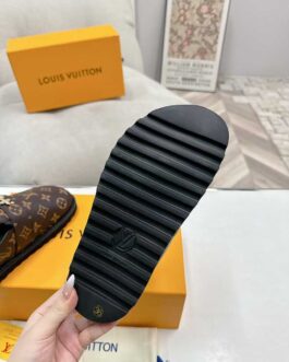 Louis Vuitton Buty, sandály převracejí, skóre