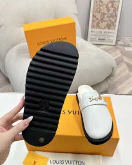 Louis Vuitton Buty, sandaly klapki, skora