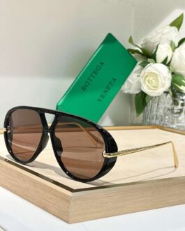 Okulary słoneczne Bottega Veneta od reki