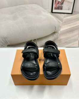 Louis Vuitton Buty, sandaly klapki, skora
