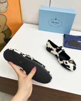 Prada Buty, sandals flip -flops, score