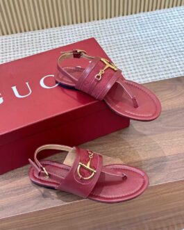 Gucci Buty, sandály převracejí, skóre