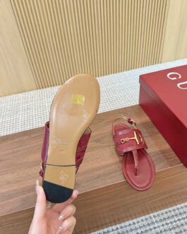 Gucci Buty, sandály převracejí, skóre