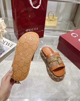 Gucci Buty, sandals flip -flops, score