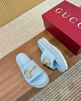 Gucci Buty, sandály převracejí, skóre