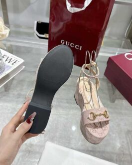 Gucci Buty, sandály převracejí, skóre