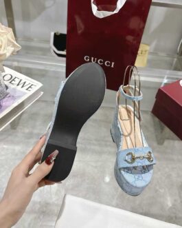 Gucci Buty, sandály převracejí, skóre