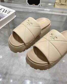 Prada Buty, sandals flip -flops, score