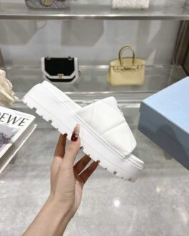 Prada Buty, sandals flip -flops, score