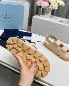 Prada Buty, sandals flip -flops, score