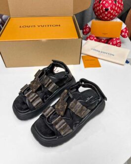 Louis Vuitton Buty, sandals flip -flops, score