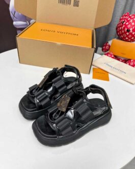 Louis Vuitton Buty, sandaly klapki, skora
