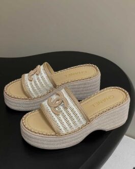 Chanel Buty, sandaly klapki, skora