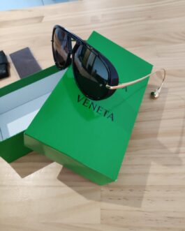 Okulary słoneczne Bottega Veneta od reki