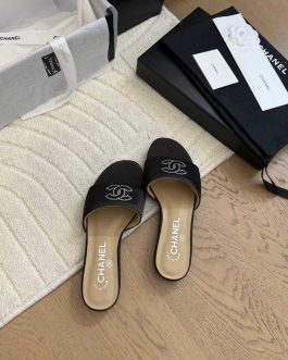 Chanel Buty, sandaly klapki, skora