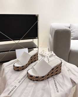 Dior Buty, sandaly klapki, skora