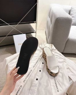 Dior Buty, sandaly klapki, skora