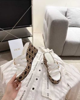 Dior Buty, sandaly klapki, skora