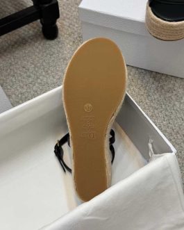 Dior Buty, sandaly klapki, skora