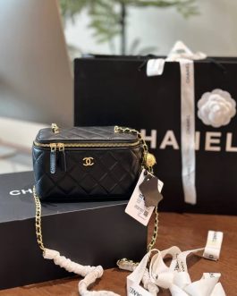 Torebka damska elegancka Chanel skora od reki