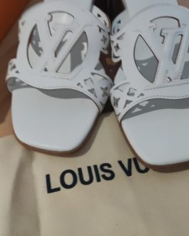 Chanel Buty, sandals flip -flops, almost from the river