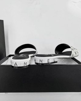 Chanel Buty, sandaly klapki, skora