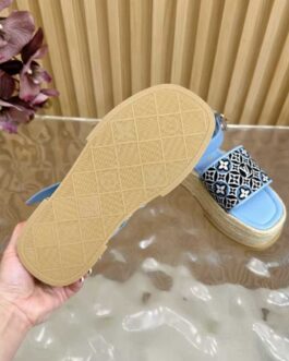 Louis Vuitton Buty, sandaly klapki, skora