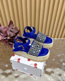 Louis Vuitton Buty, sandaly klapki, skora