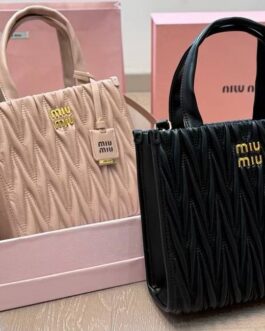 Torebka Miu Miu damska torba, skóra