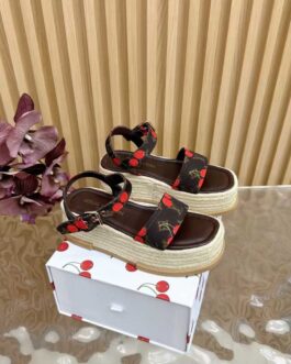 Louis Vuitton Buty, sandaly klapki, skora