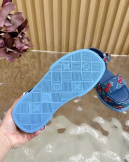 Louis Vuitton Buty, sandaly klapki, skora