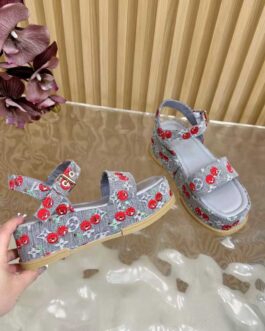 Louis Vuitton Buty, sandaly klapki, skora