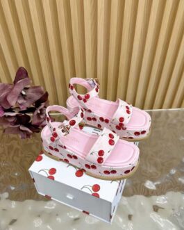 Louis Vuitton Buty, sandaly klapki, skora