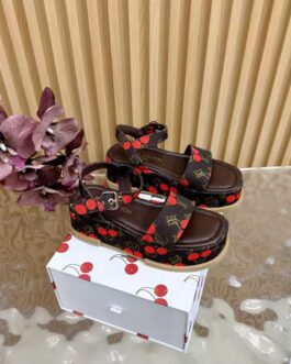 Louis Vuitton Buty, sandaly klapki, skora